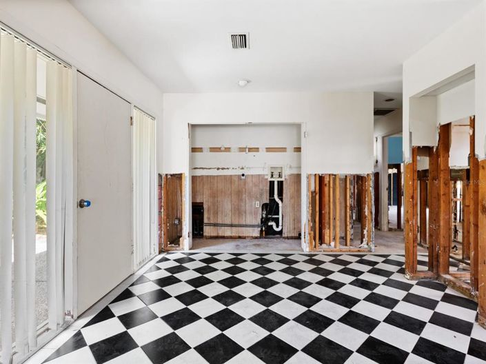 Image No.23-3 Bed Property for sale