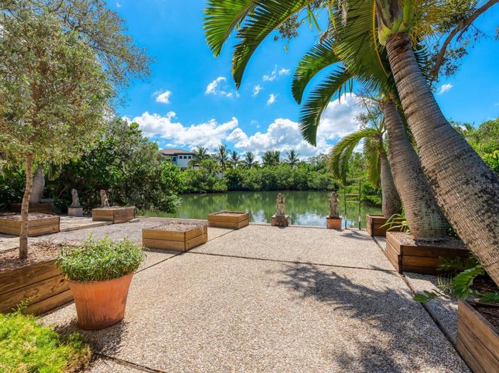 Image No.3-3 Bed Property for sale