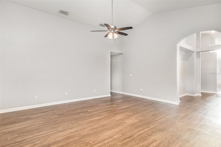 Image No.5-4 Bed Property for sale