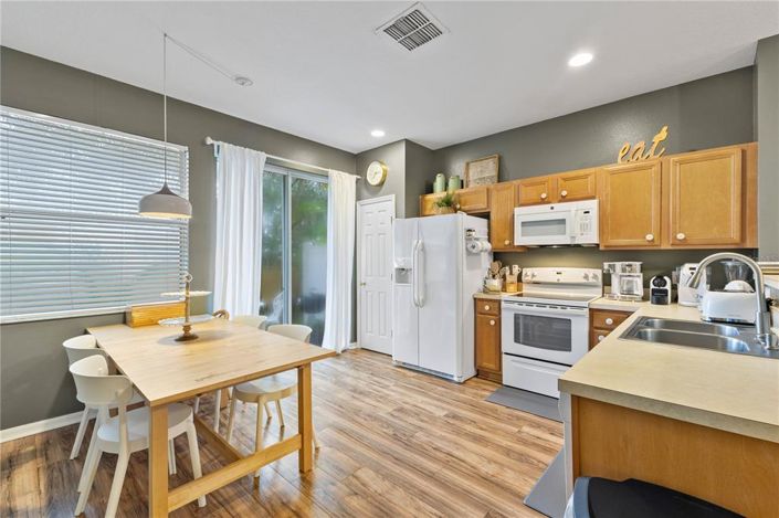 Image No.16-3 Bed Townhouse for sale