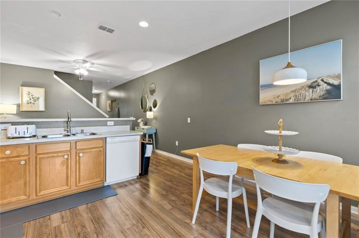 Image No.21-3 Bed Townhouse for sale