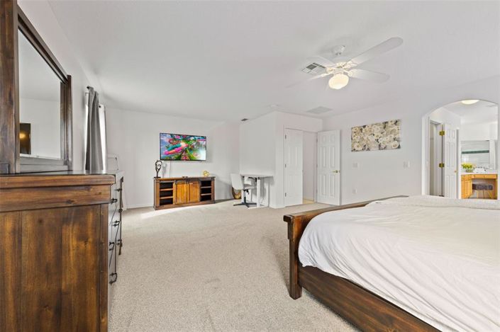 Image No.12-4 Bed Property for sale