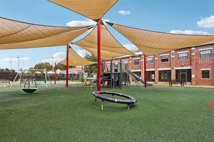 Image No.30-4 Bed Property for sale