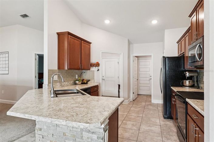 Image No.9-4 Bed Property for sale