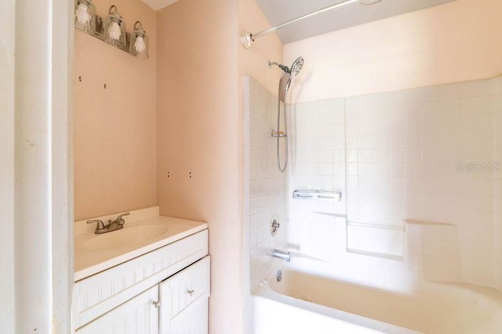 Image No.18-4 Bed Property for sale