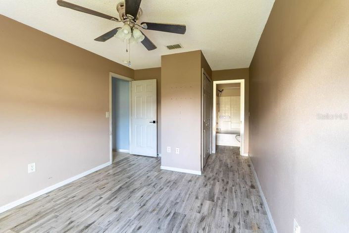 Image No.19-4 Bed Property for sale