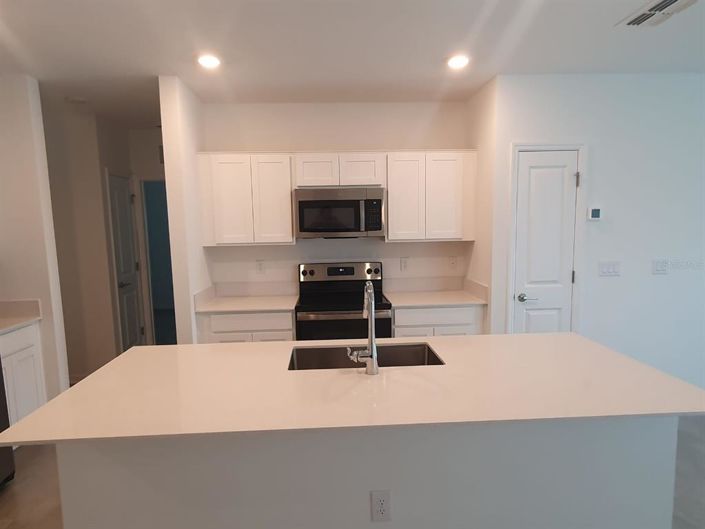 Image No.15-3 Bed Property for sale