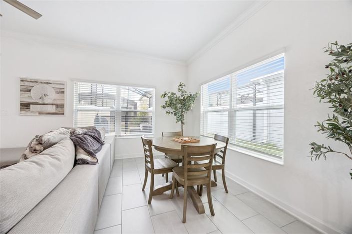 Image No.13-5 Bed Townhouse for sale