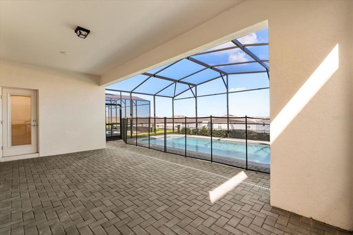 Image No.36-5 Bed Property for sale