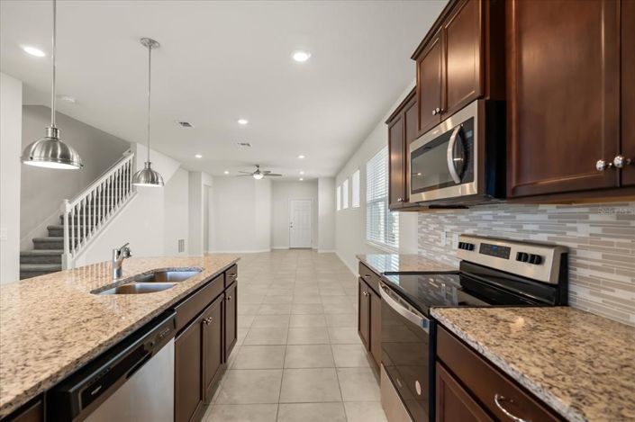 Image No.6-5 Bed Property for sale