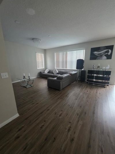 Image No.4-6 Bed Property for sale