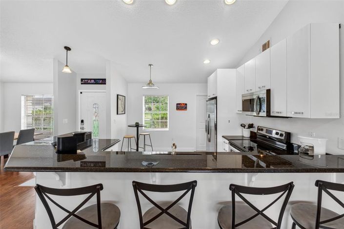 Image No.10-3 Bed Property for sale