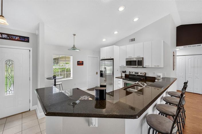 Image No.11-3 Bed Property for sale