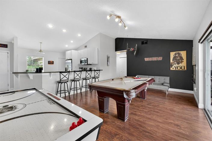 Image No.15-3 Bed Property for sale