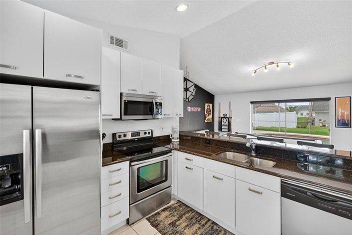 Image No.8-3 Bed Property for sale