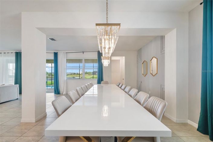 Image No.11-9 Bed Property for sale