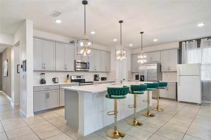 Image No.14-9 Bed Property for sale