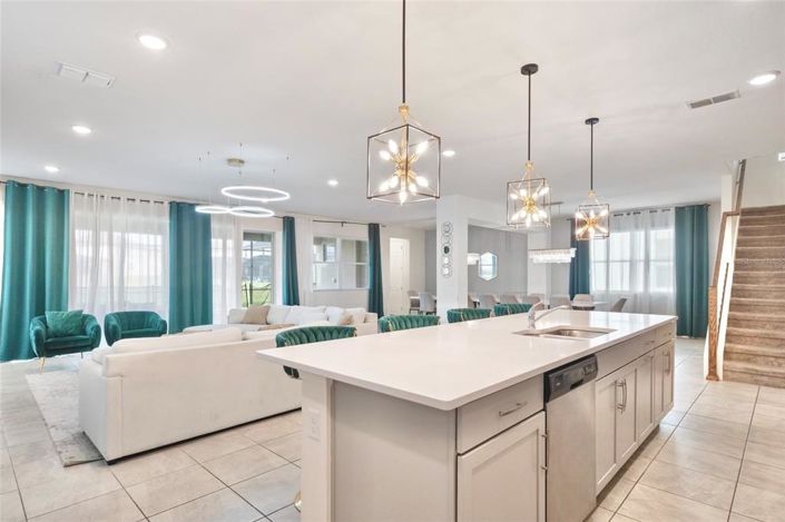 Image No.16-9 Bed Property for sale