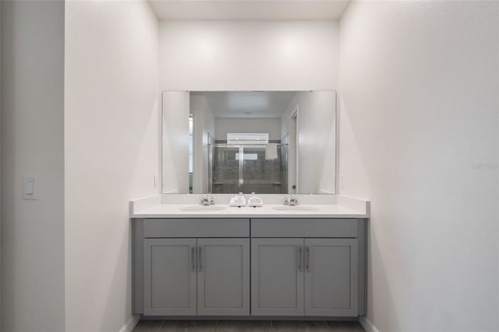 Image No.29-9 Bed Property for sale