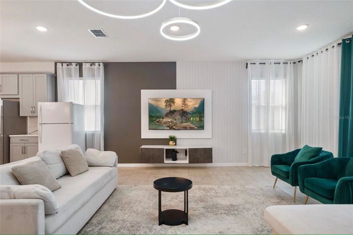 Image No.5-9 Bed Property for sale