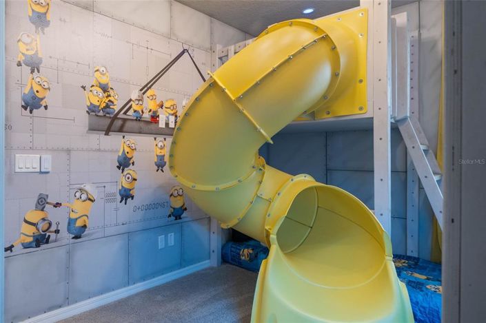 Image No.73-9 Bed Property for sale