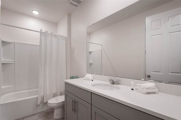 Image No.75-9 Bed Property for sale