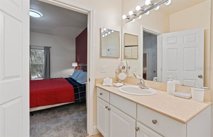 Image No.19-4 Bed Townhouse for sale