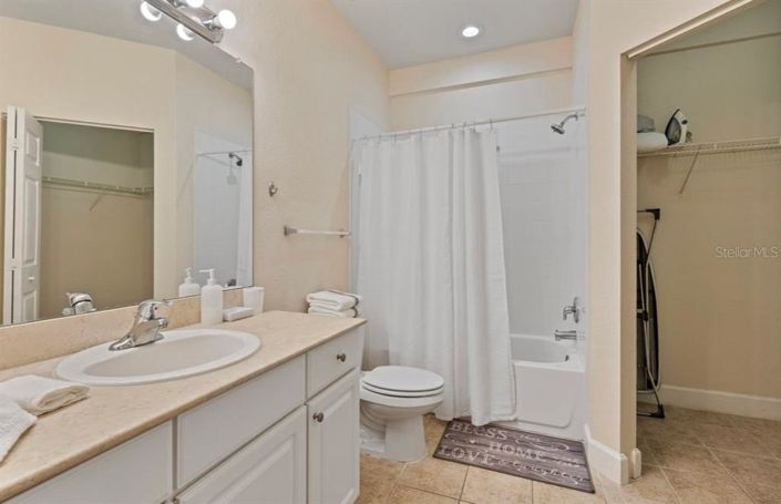 Image No.21-4 Bed Townhouse for sale