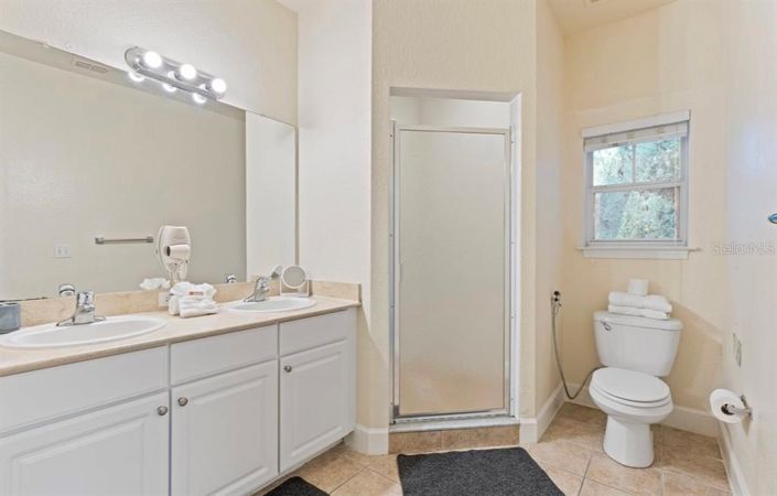 Image No.24-4 Bed Townhouse for sale