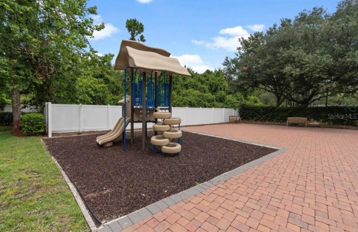 Image No.26-4 Bed Townhouse for sale