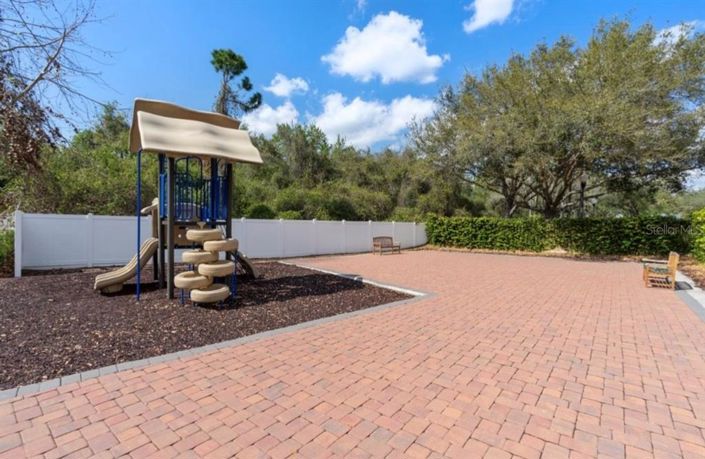 Image No.29-4 Bed Townhouse for sale