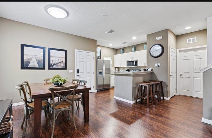 Image No.10-4 Bed Townhouse for sale