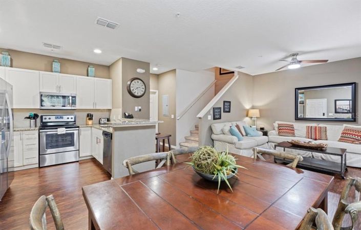 Image No.11-4 Bed Townhouse for sale