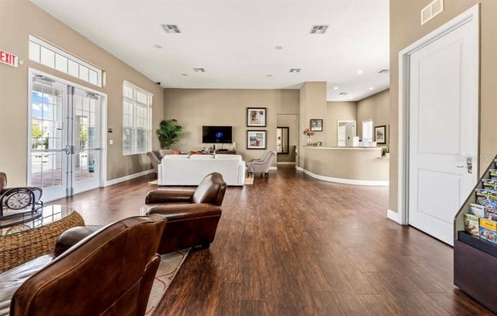 Image No.32-4 Bed Townhouse for sale