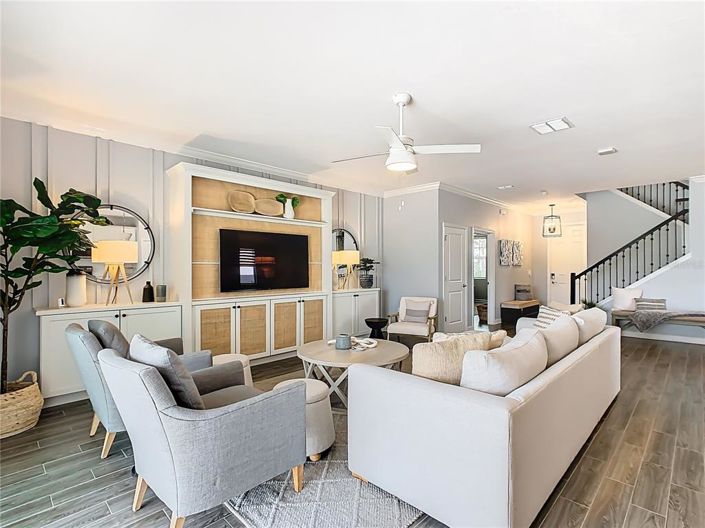 Image No.10-6 Bed Property for sale