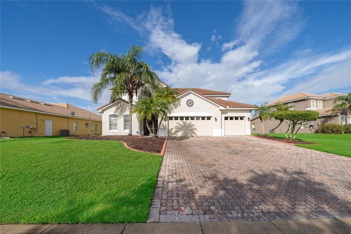 Image No.1-6 Bed Property for sale