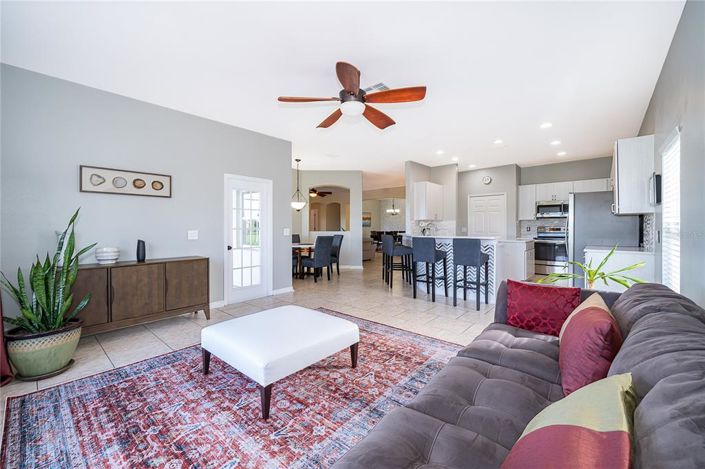 Image No.17-6 Bed Property for sale