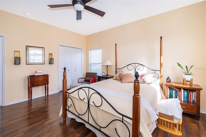 Image No.30-6 Bed Property for sale