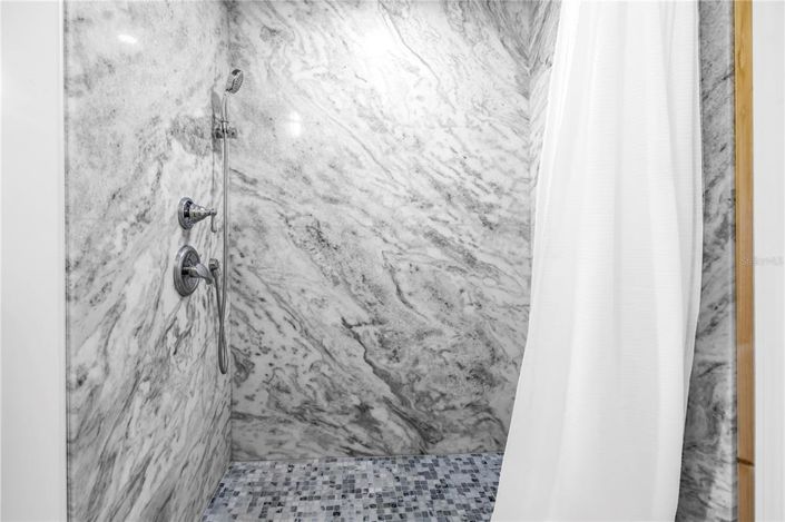 Image No.17-3 Bed Townhouse for sale