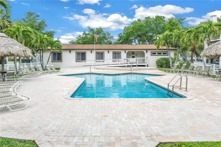 Image No.30-3 Bed Townhouse for sale