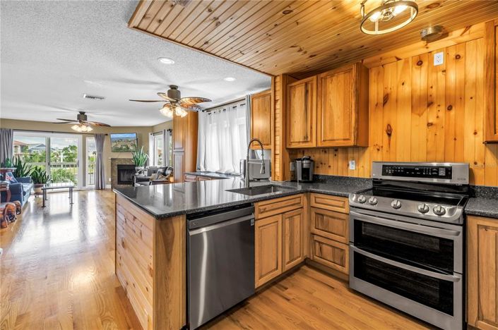 Image No.9-3 Bed Townhouse for sale