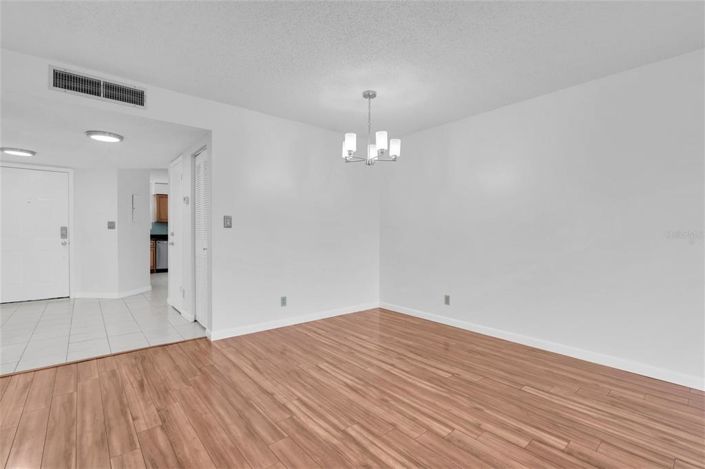 Image No.11-2 Bed Property for sale