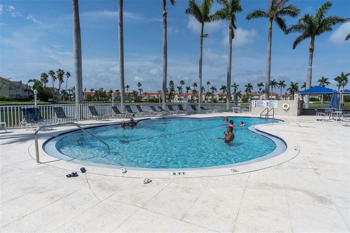 Image No.37-2 Bed Property for sale