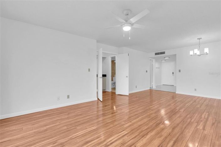 Image No.9-2 Bed Property for sale