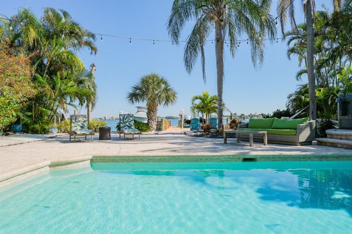 Image No.9-4 Bed Property for sale