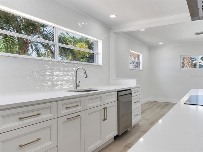 Image No.11-3 Bed Property for sale