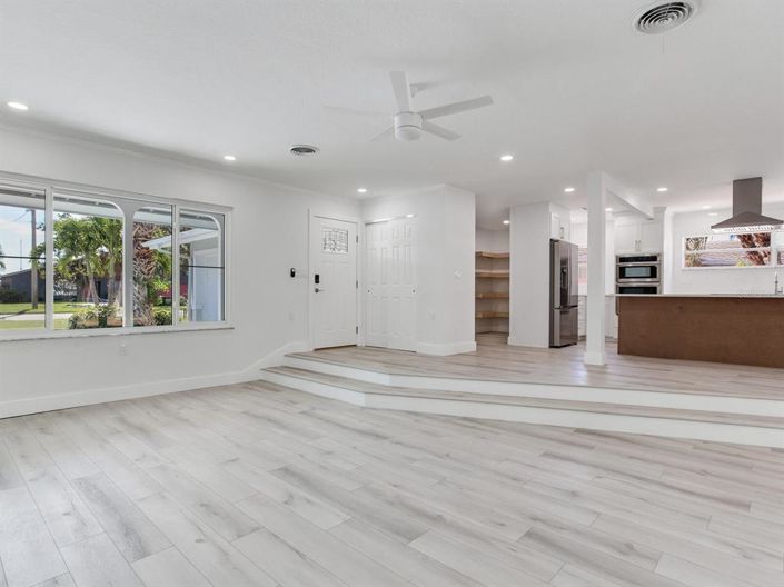 Image No.20-3 Bed Property for sale