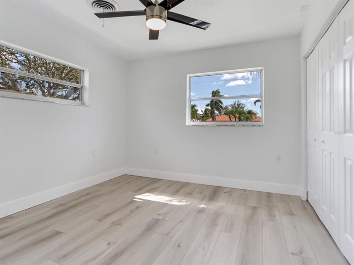 Image No.29-3 Bed Property for sale