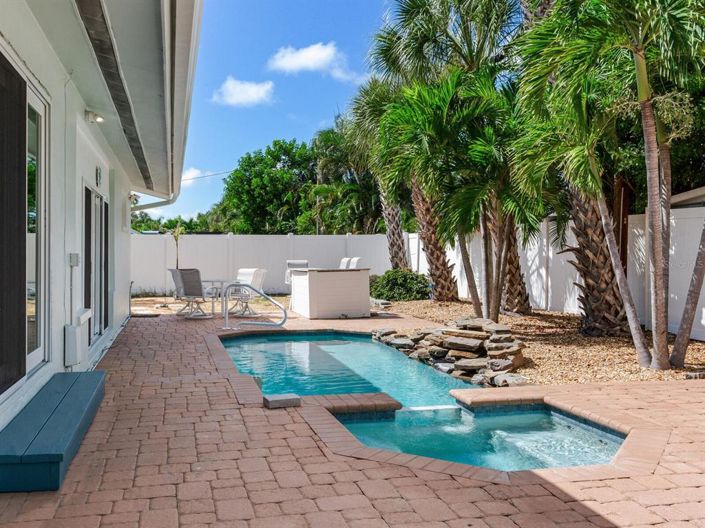 Image No.43-3 Bed Property for sale