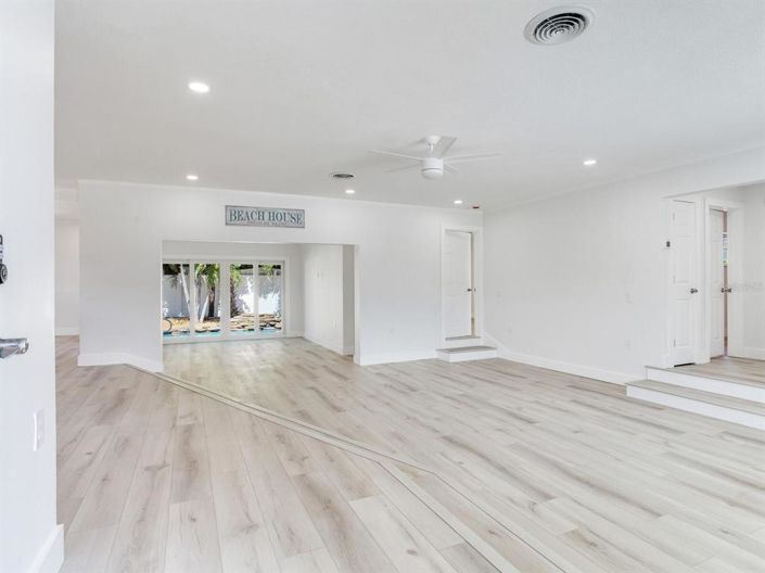 Image No.5-3 Bed Property for sale